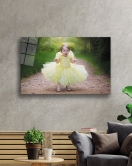 Sarı Elbiseli Çocuk Cam Tablo Child in Yellow Dress Table