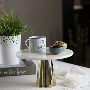 Akayev Mermer 25 Cm Altın Konik Ayak Beyaz Sunumluk