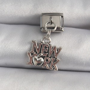 316L Çelik Gümüş Renk Sallantı New York Yazı Model Nomination Charm