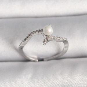 Pirinç Gümüş Renk Zirkon Taşlı Ayarlanabilir Yüzük