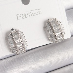 Pirinç Gümüş Renk Zirkon Taşlı Kaplumbağa Kabuğu Model Kadın Küpe