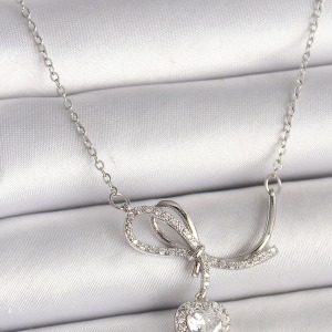 316L Çelik Gümüş Renk Zincir Zirkon Taşlı Düğüm Sallantı Kalp Figür Kadın Kolye