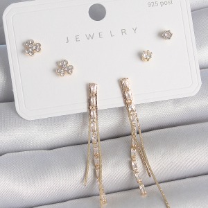 Pirinç Gold Renk Su Yolu Zirkon Taşlı Sallantı Model Çiçek Detay 925 Ayar Gümüş Çivi Kadın Küpe Seti