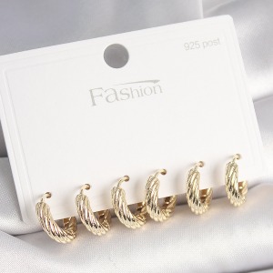 925 Ayar Gümüş Çivi Pirinç Gold Renk İşlemeli Halka Model Kadın Küpe Seti