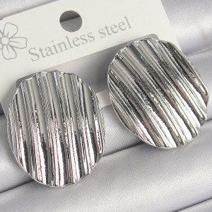 Pirinç Gümüş Renk Sallantı İşlemeli Daire Plaka Model Kadın Küpe