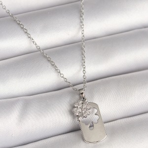 316L Çelik Gümüş Renk Zincir Zirkon Taşlı Yonca Model Kadın Kolye