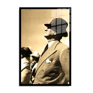 Atatürk Cam Tablo 136