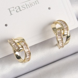 Pirinç Gold Renk Zirkon Taşlı Zincir Model Kadın Küpe