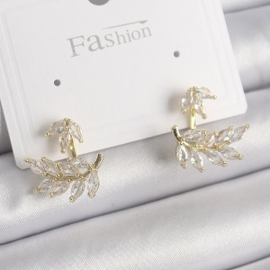 Pirinç Gold Renk Zirkon Taşlı Yaprak Model Kadın Küpe