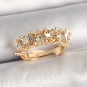 Pirinç Gold Renk Zirkon Taşlı Kalp Model Ayarlanbilir Kadın Yüzük