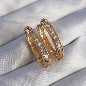 Pirinç Gold Renk Zirkon Taşlı Oval Model Küpe