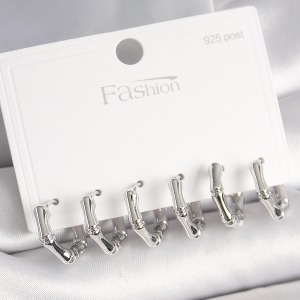 925 Ayar Gümüş Çivi Pirinç Gümüş Renk Bambu Halka Model Kadın Küpe Seti