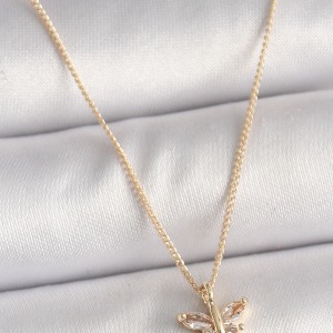 Pirinç Gold Renk Zirkon Taşlı Kelebek Model Kadın Kolye