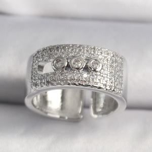 Pirinç Gümüş Renk Zirkon Taşlı Messika Model Kadın Yüzük