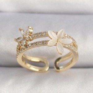 Pirinç Gold Renk Zirkon Taşlı Çiçek Model VIP Seri Kadın Yüzük