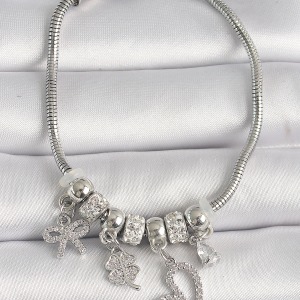 Pirinç Gümüş Renk Zincir Sallantı Zirkon Taşlı Kalp Figür Yonca Detay Kadın Bileklik