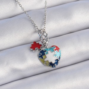 316L Çelik Gümüş Renk Yapboz Motif Kalp Figür Charm Model Kadın Kolye