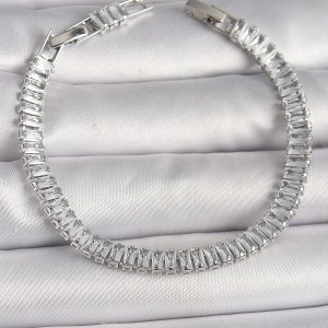 Pirinç Gümüş Renk Zirkon Taşlı Su Yolu Model Kadın Bileklik