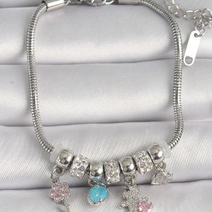 Pirinç Gümüş Renk Zincir Sallantı Zirkon Taşlı Ayıcık Figür Çiçek Detay Kadın Bileklik