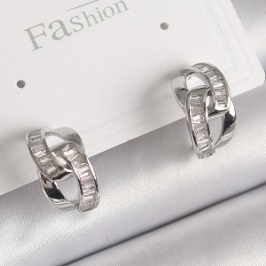 Pirinç Gümüş Renk Zirkon Taşlı Zincir Model Kadın Küpe