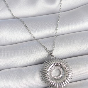 316L Çelik Gümüş Renk Zincir Zirkon Taşlı Nova Yıldız Model Kadın Kolye