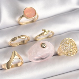 Pirinç Gold Renk Pembe Plastik Yüzük Model Daire Pembe Mine Yılan Detay 6'Lı Kadın Yüzük Seti