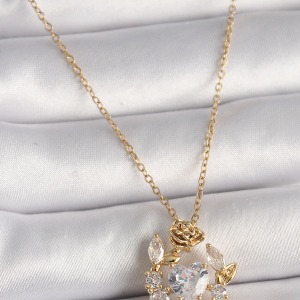 316L Çelik Gold Renk Zincir Zirkon Taşlı Kalp Model Gül Detay Kadın Kolye