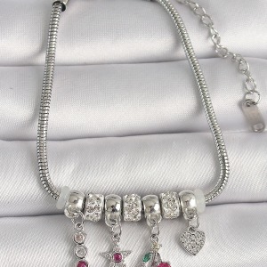 Pirinç Gümüş Renk Zincir Sallantı Zirkon Taşlı Kiraz Figür Kalp Detay Kadın Bileklik