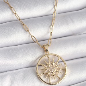 316L Çelik Gold Renk Zirkon Taşlı Güneş Madalyon Model Kadın Kolye