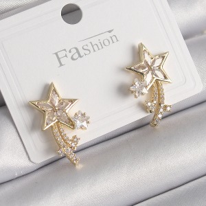 Pirinç Gold Renk Zirkon Taşlı Kuyruklu Yıldız Model Kadın Küpe