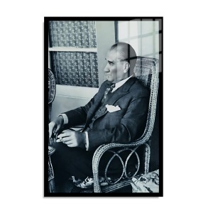 Atatürk Cam Tablo 124
