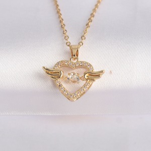 316L Çelik Zincir Altın Renk Zirkon Taşlı Kanatlı Kalp Kolye