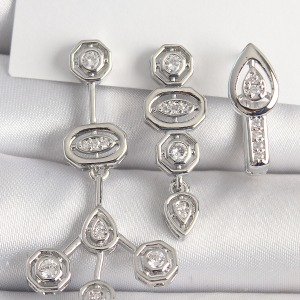 Pirinç Gümüş Renk Zirkon Taşlı Geometrik Model 3'Lü Kadın Kombin Küpe