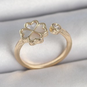 Pirinç Gold Renk Beyaz Mineli Yonca Model Zirkon Taş Detay Ayarlanabilir Kadın Yüzük