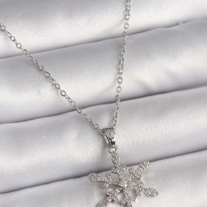 316L Çelik Gümüş Renk Zincir Zirkon Taşlı Kar Tanesi Model Kadın Kolye