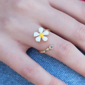 Gold Renk Papatya Model Zirkon Taş Detay Kadın Yüzük