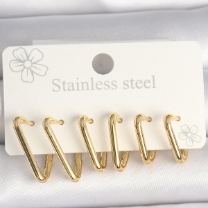 316L Çelik Gold Renk Üçgen Model Kadın Küpe Seti