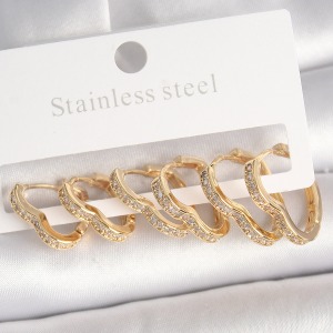 Pirinç Gold Renk Zirkon Taşlı 3 Çift Kalp Model Kadın Küpe