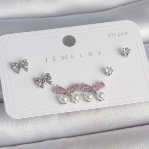 Pirinç Gümüş Renk Pembe Zirkon Taşlı Kurdele Model İnci Detay 925 Ayar Gümüş Çivi Kadın Küpe Seti