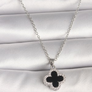 316L Çelik Gümüş Renk Zincir Zirkon Taşlı Yonca Model Kadın Kolye