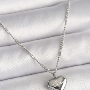 316L Çelik Gümüş Renk Zincir Love İşleme Kalp Figür Kadın Kolye