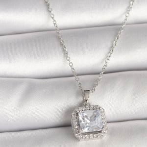 316L Çelik Gümüş Renk Zincir Kare Zirkon Taşlı Kadın Kolye