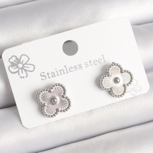 Pirinç Gümüş Renk İşlemeli Yonca Model Kadın Küpe