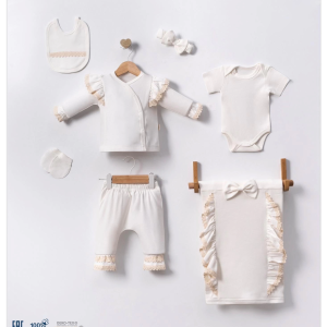 Yakası Fırfırlı Kız Bebek 7 Parça Battaniyeli Hastane Çıkışı Seti Beyaz