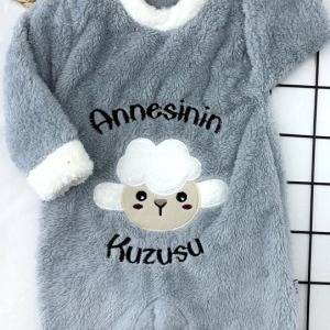 3-6-9-12 Ay Kuzu Tüylü Kumaş Annesinin Kuzusu Nakışlı Alttan Çıtçıtlı Kız Erkek Bebek Tulumu