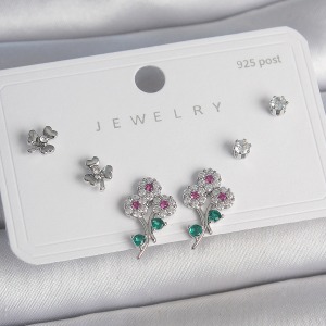 Pirinç Gümüş Renk Renkli Zirkon Taşlı Çiçek Model Yaprak Detay 925 Ayar Gümüş Çivi Kadın Küpe Seti