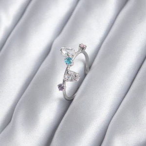 Gümüş Renk Renkli Zirkon Taşlı Kadın Yüzük