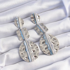 Pirinç Gümüş Renk Geometrik Ezme Plaka Küpe