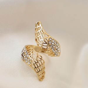 Ayarlamalı Gold Renk Metal Zirkon Taşlı Kanat Yüzük