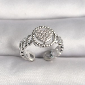 Pirinç Gümüş Renk Zincir Model Zirkon Taşlı Kalp Model Kadın Yüzük